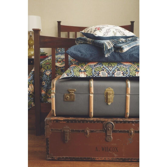 unnamed-file-121.jpg Morris & Co. Indigo Blue Strawberry Thief 300 Thread Count Housewife Pillowcase -Morris & Co shop unnamed file 121