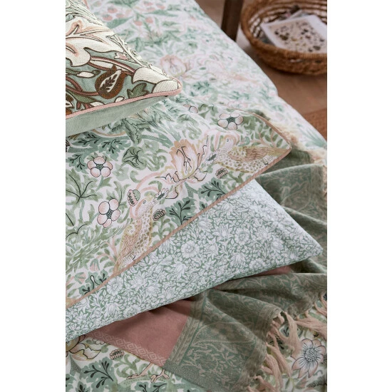 unnamed-file-184.jpg Morris & Co Pink Strawberry Thief Pillowcase -Morris & Co shop unnamed file 184